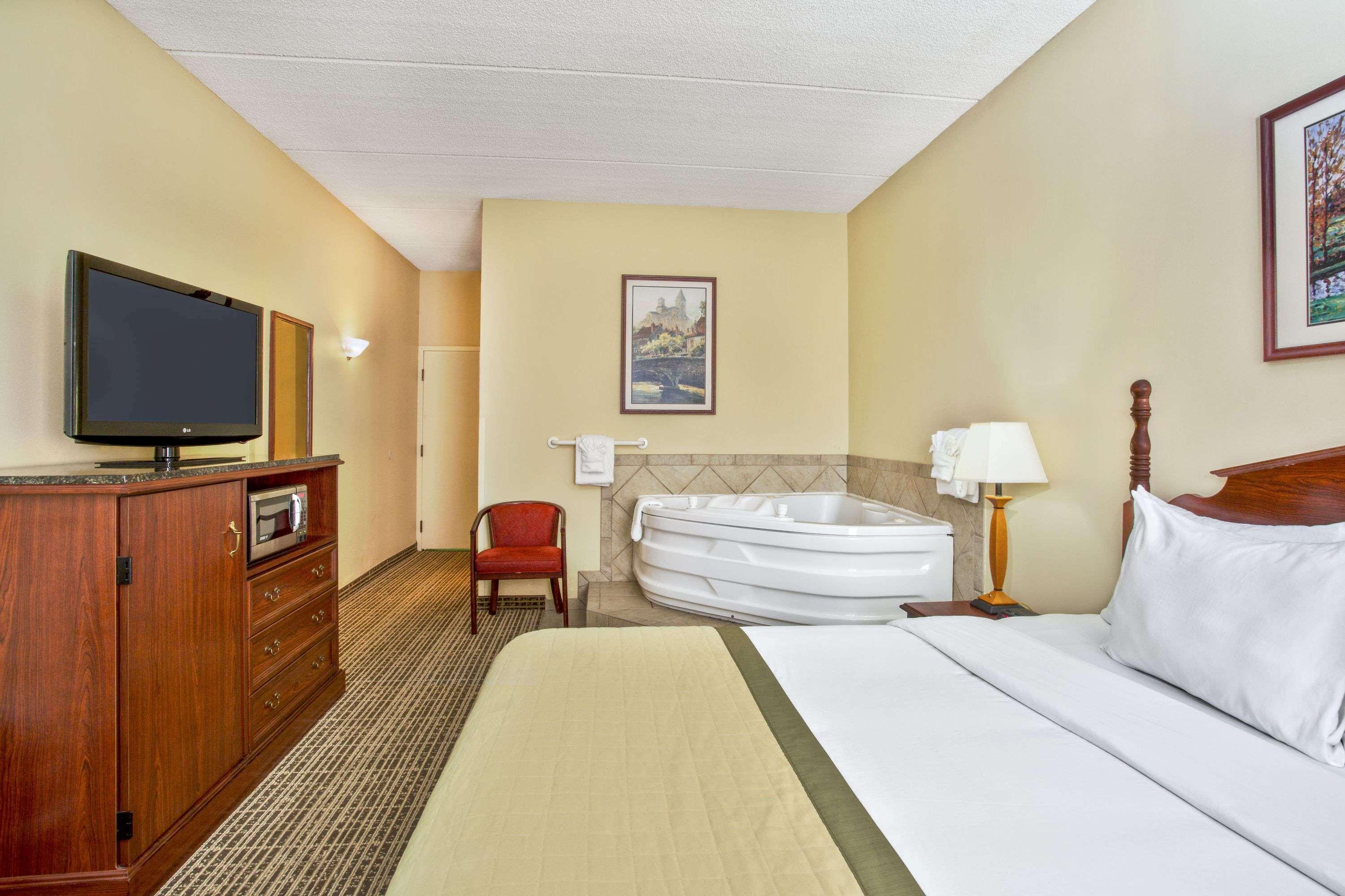 Baymont By Wyndham Knoxville/Cedar Bluff Екстер'єр фото